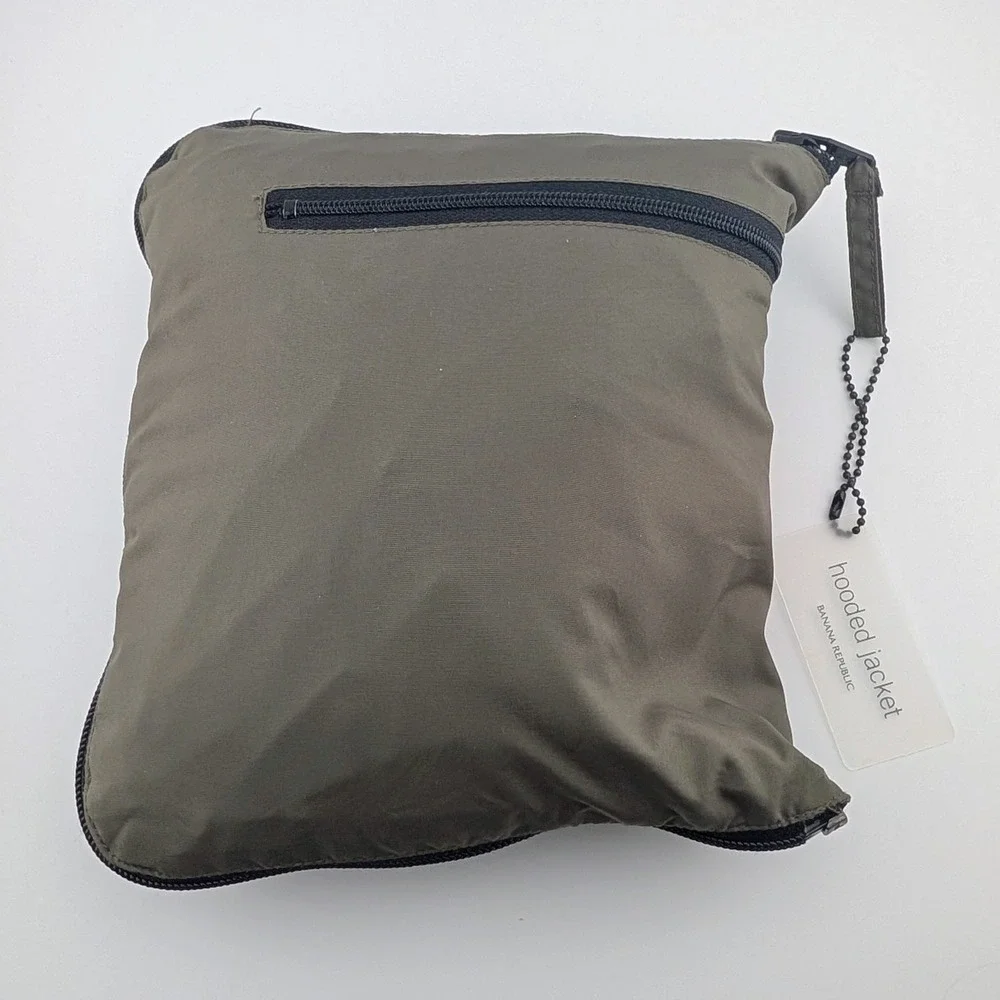 Vintage Banana‎ Republic Jacket Minimalist Zip Tech Windbreaker Pouch 2000 NWT M